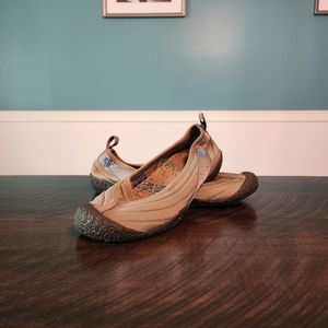 Keen slip ons, sz 10